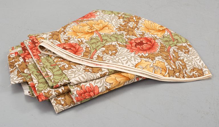 Curtains and tablecloth, including William Morris 'Honeysuckle and Tulip' and 'Chrysanthemum', 20th Century.