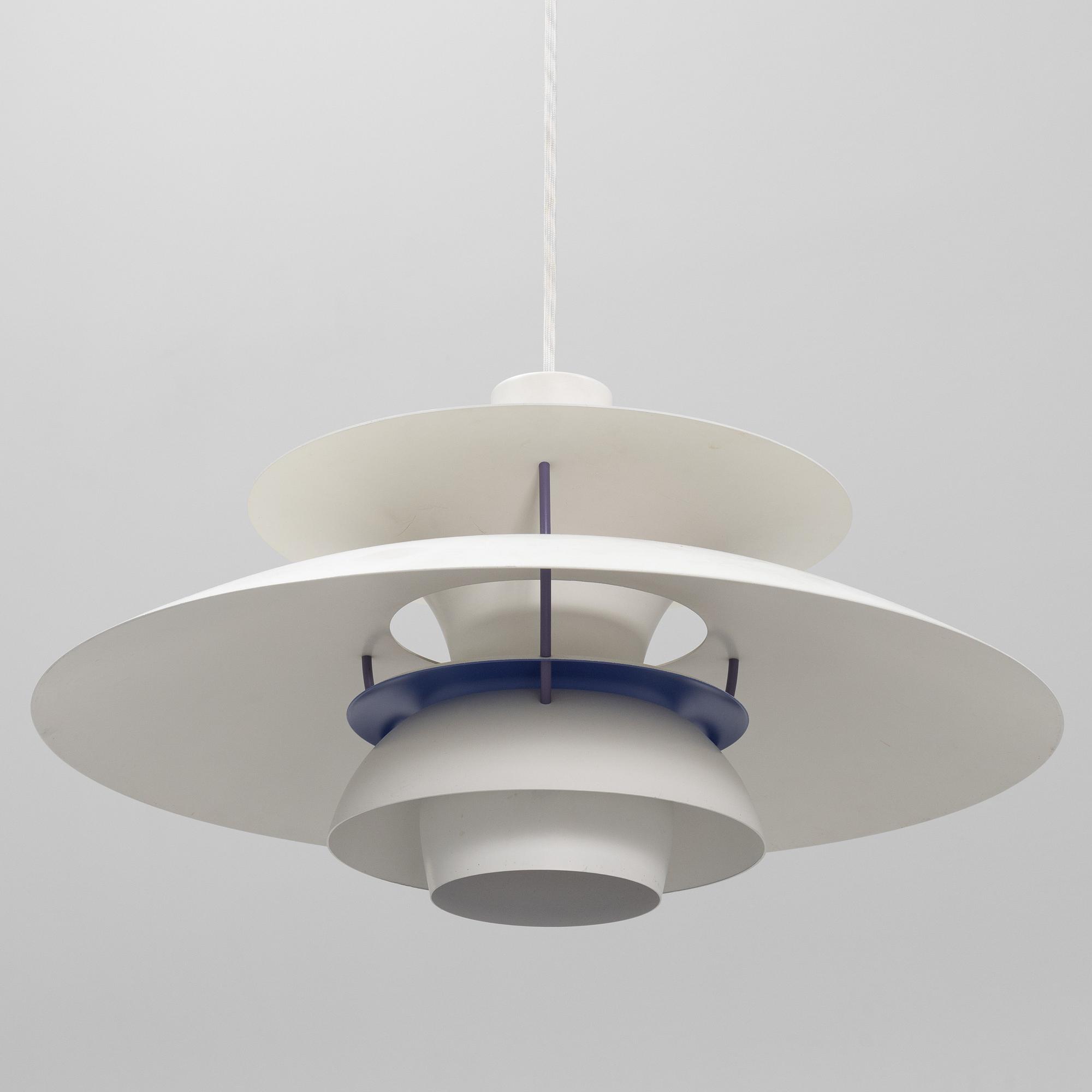 Poul Henningsen, taklampa "PH 5" Louis Poulsen, Danmark.