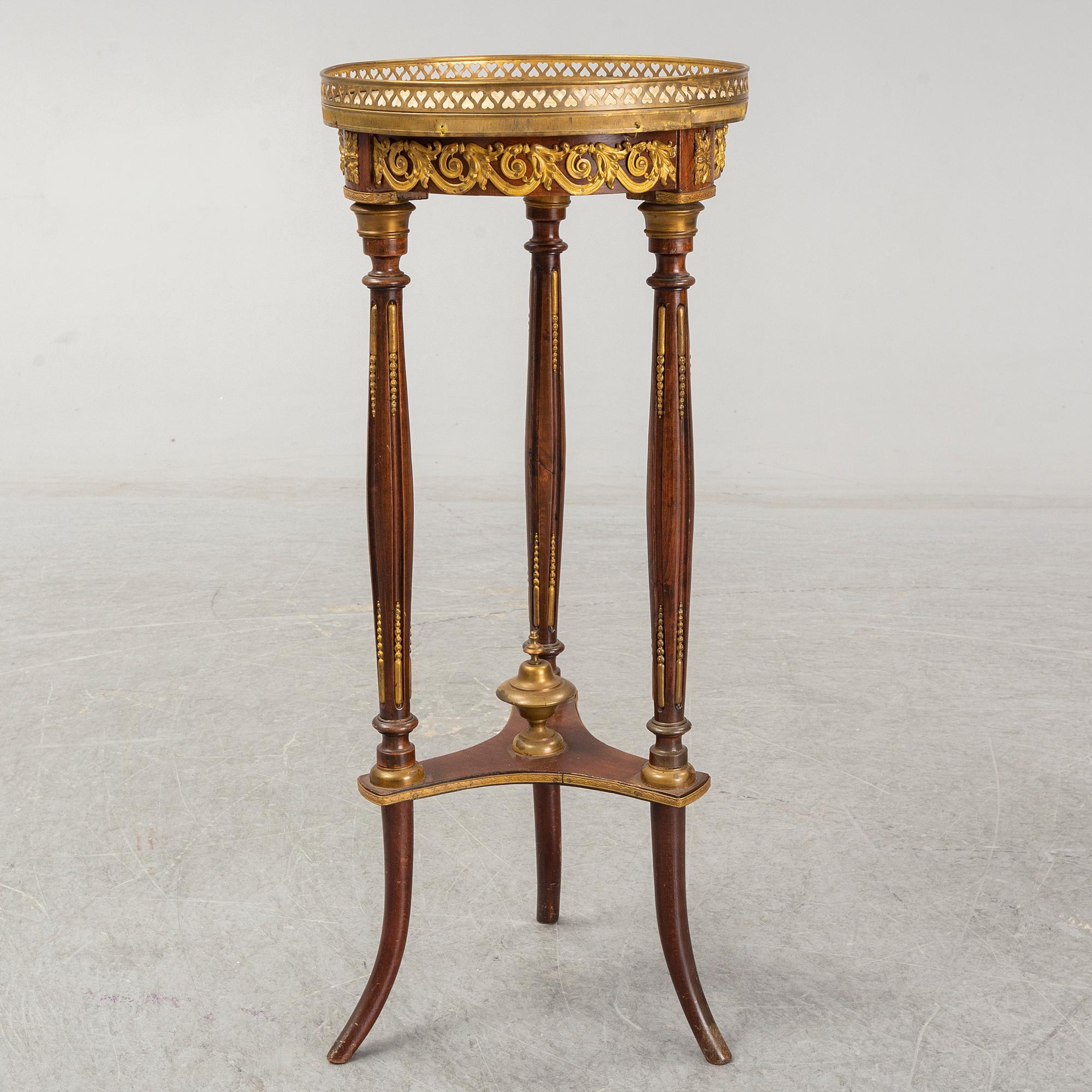 An early 20th century table.
