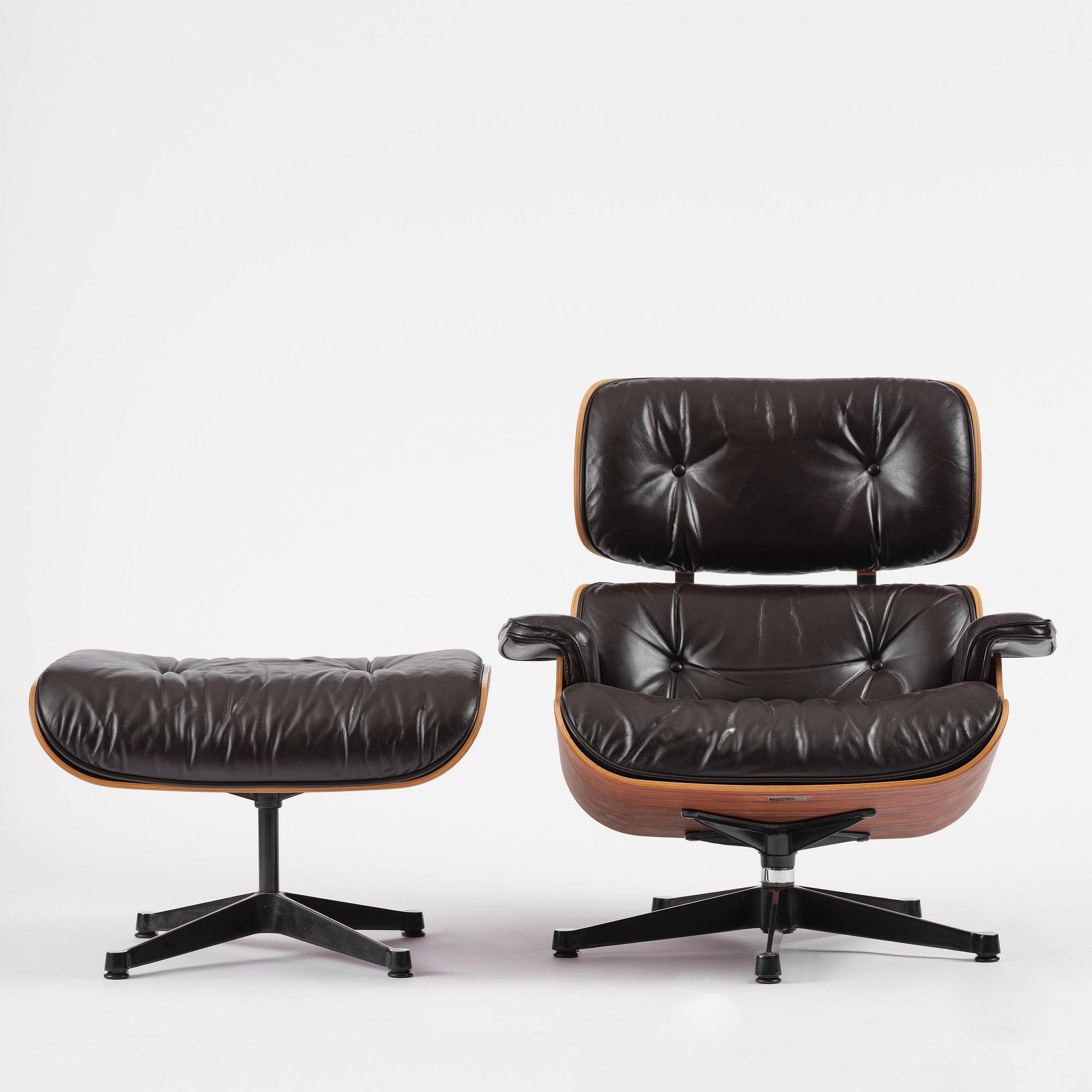 Charles & Ray Eames, an "Eames Lounge Chair" with ottoman, Vitra, late 1900s.