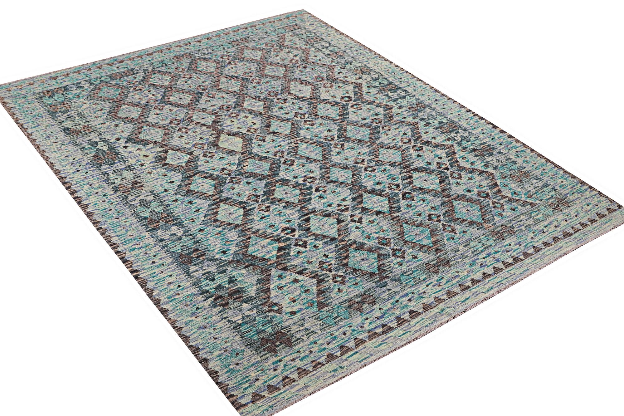 A Kilim rug, c. 250 x 194 cm.