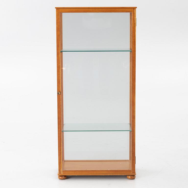 Josef Frank, Display cabinet, model 649, Firma Svenskt Tenn, 2016.