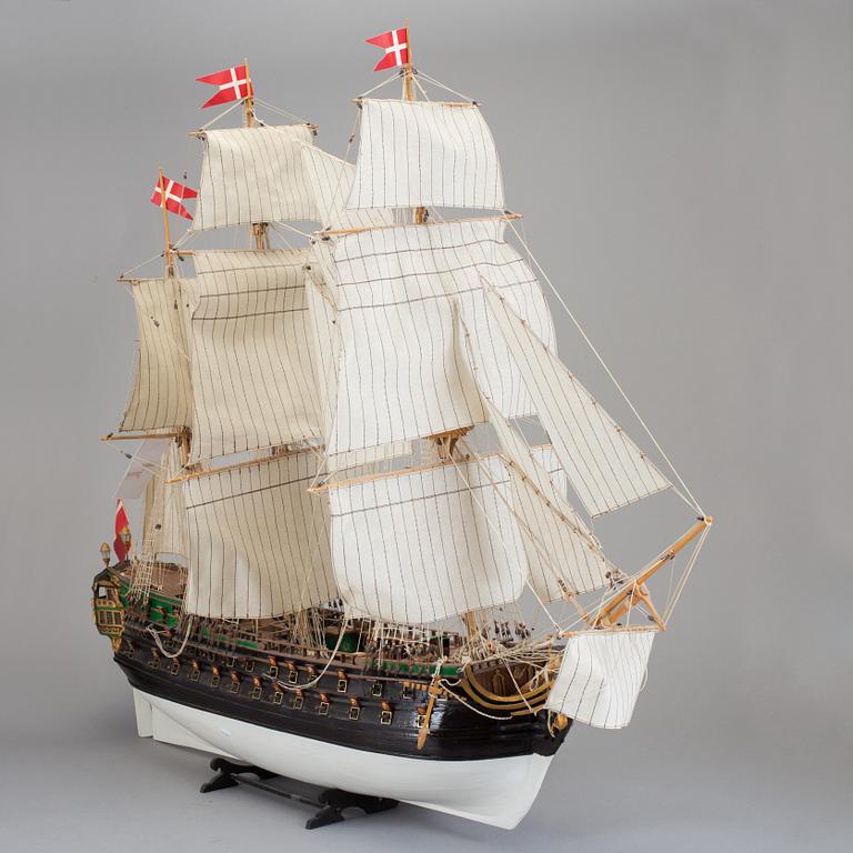 SKEPPSMODELL, med dansk flagg, 1900-tal.