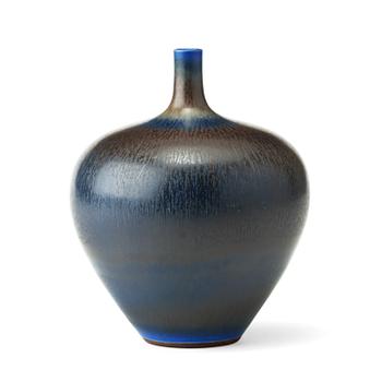 A Berndt Friberg stoneware vase, Gustavsberg studio, Sweden 1967.