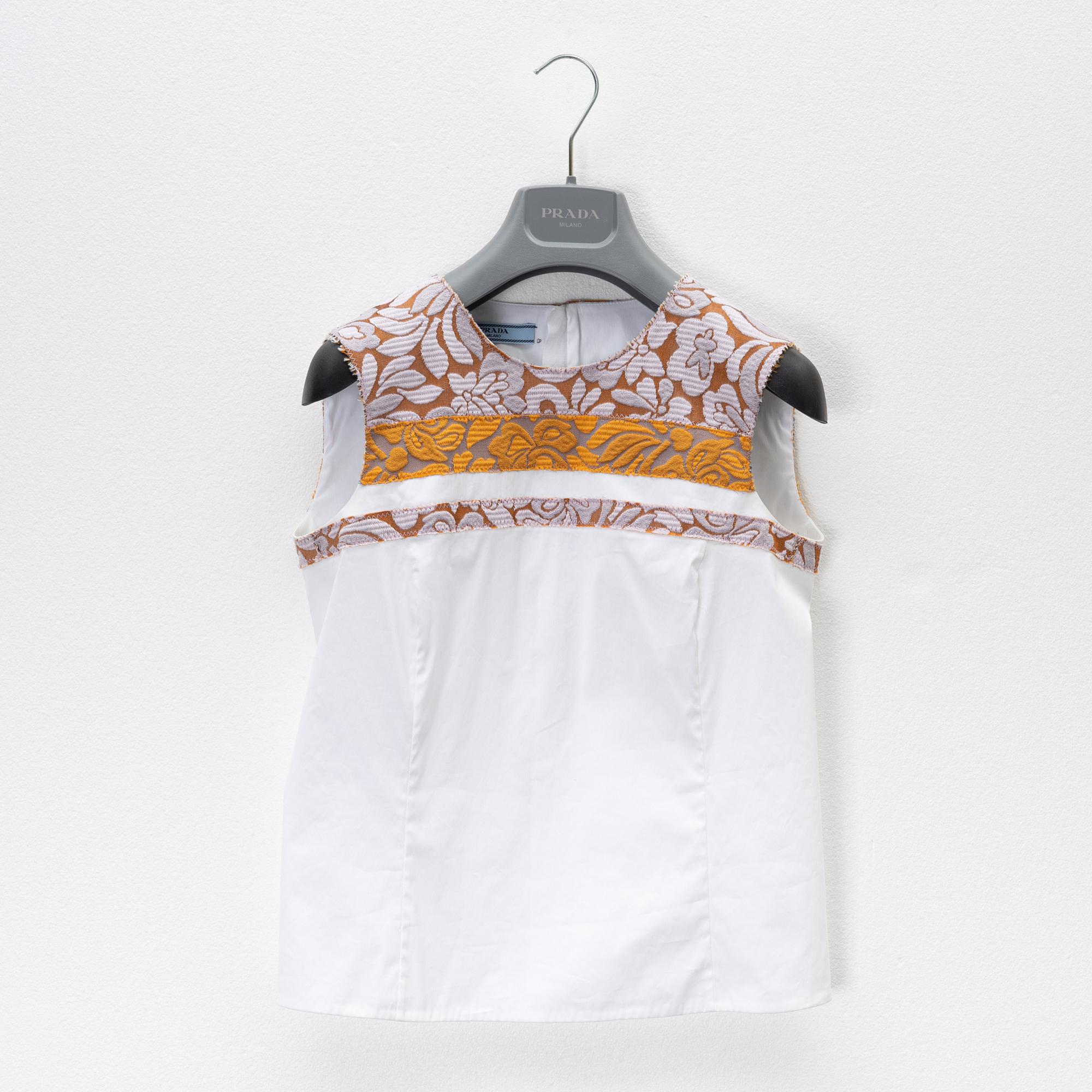 Prada, a cotton top, size 38.