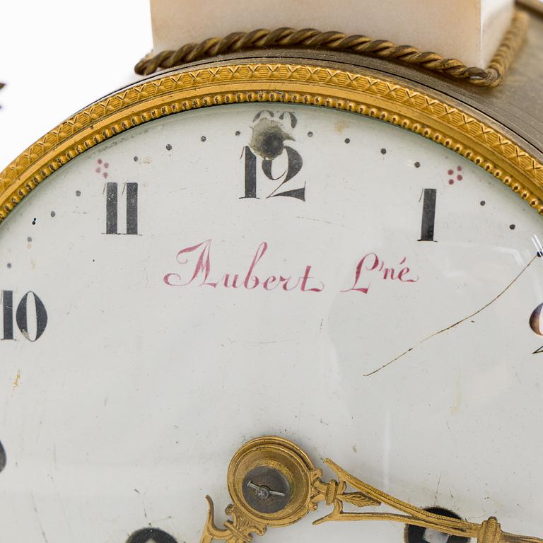 Mantle clock, marble, gilt metal, Aubert L´ne, Paris.