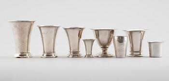 BÄGARE, 8 st, silver, svenska stämplar, 1900-tal. Vikt ca 358 gram.