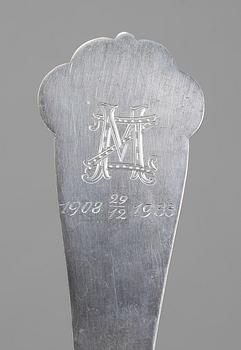 PARTI SILVER. 35 delar. Bl a CG Hallberg, Stockholm 1940. Tot vikt ca 1125 g.