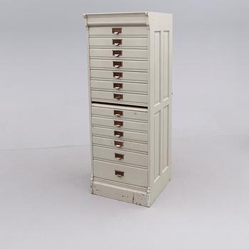 DOKUMENTSKÅP, 1900-talets första hälft.