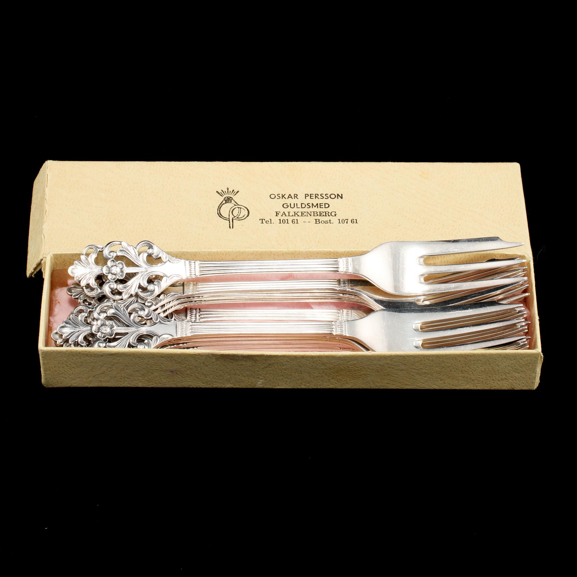 PARTI BESTICK, 38 st, silver, 1700/1800/1900-tal. Vikt ca. 784g.