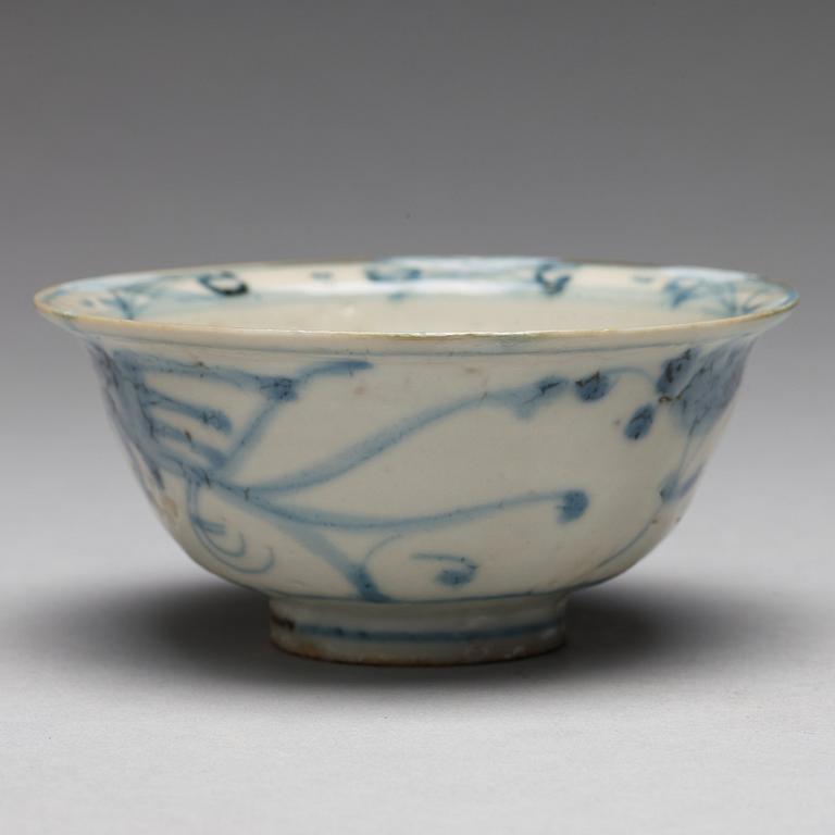 Two blue and white bowls, Qing dynasty, 19th century.