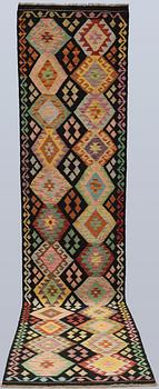 A Kilim runner, approx. 407 x 90 cm.