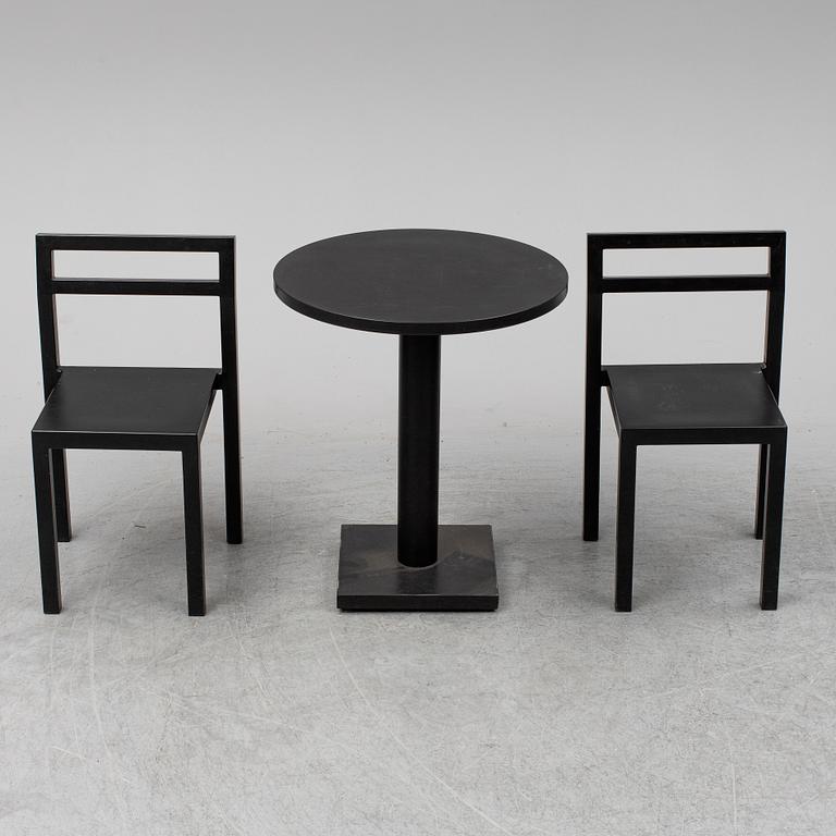BORIS BERLIN/POUL CHRISTIANSEN, bord med två stolar, "Non", Komplot design, Källemo.