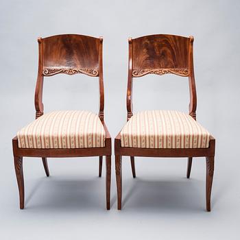 STOLAR, ett par, biedermeier, Ryssland 1800-taleys mitt.