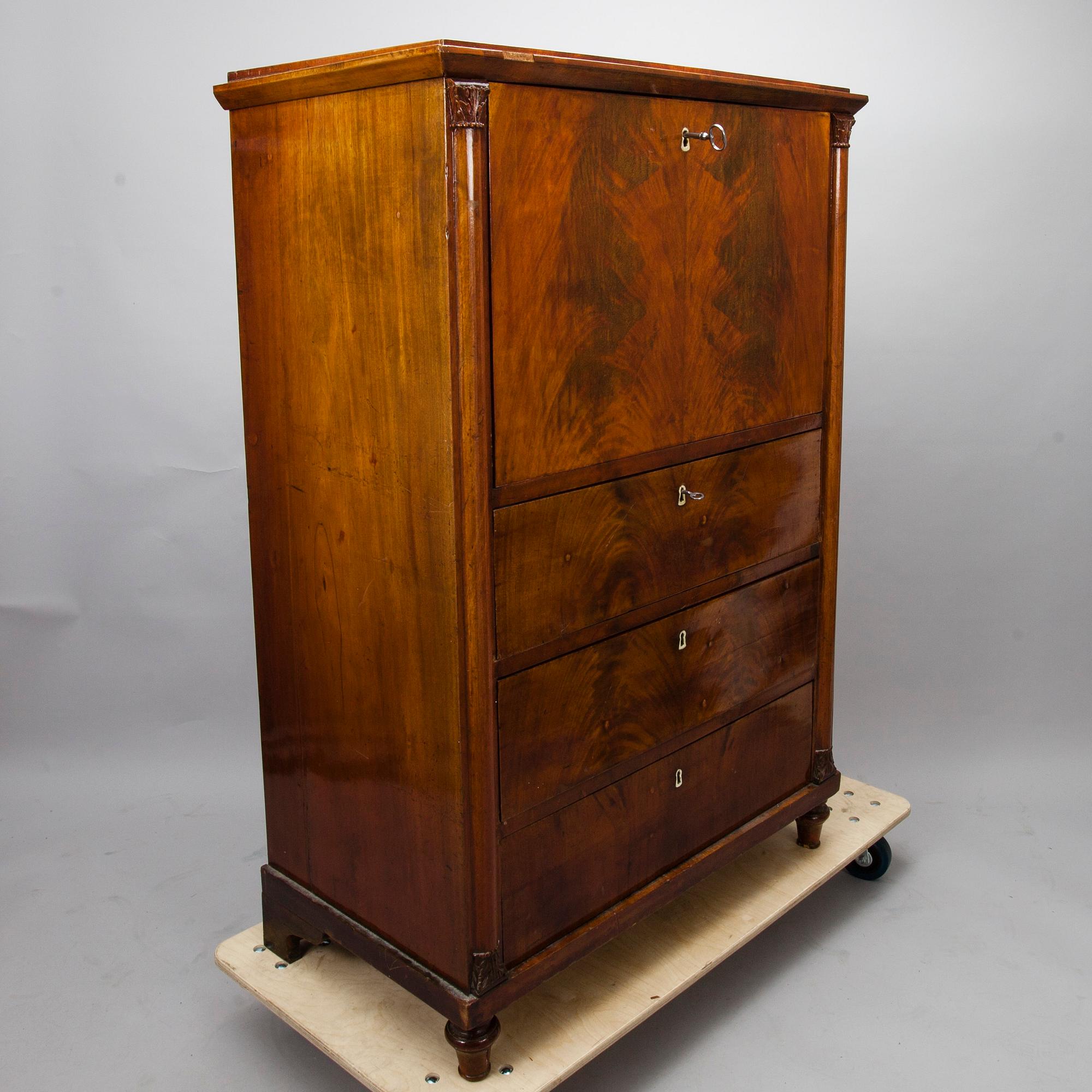 CHIFFONIER, mahogny 1800-talets andra hälft.