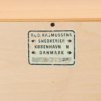 MOGENS KOCH, underskåp, ett par, "Byggereolen", för Rud Rasmussens Snedkerier.  Danmark, 1900-talets andra hälft.