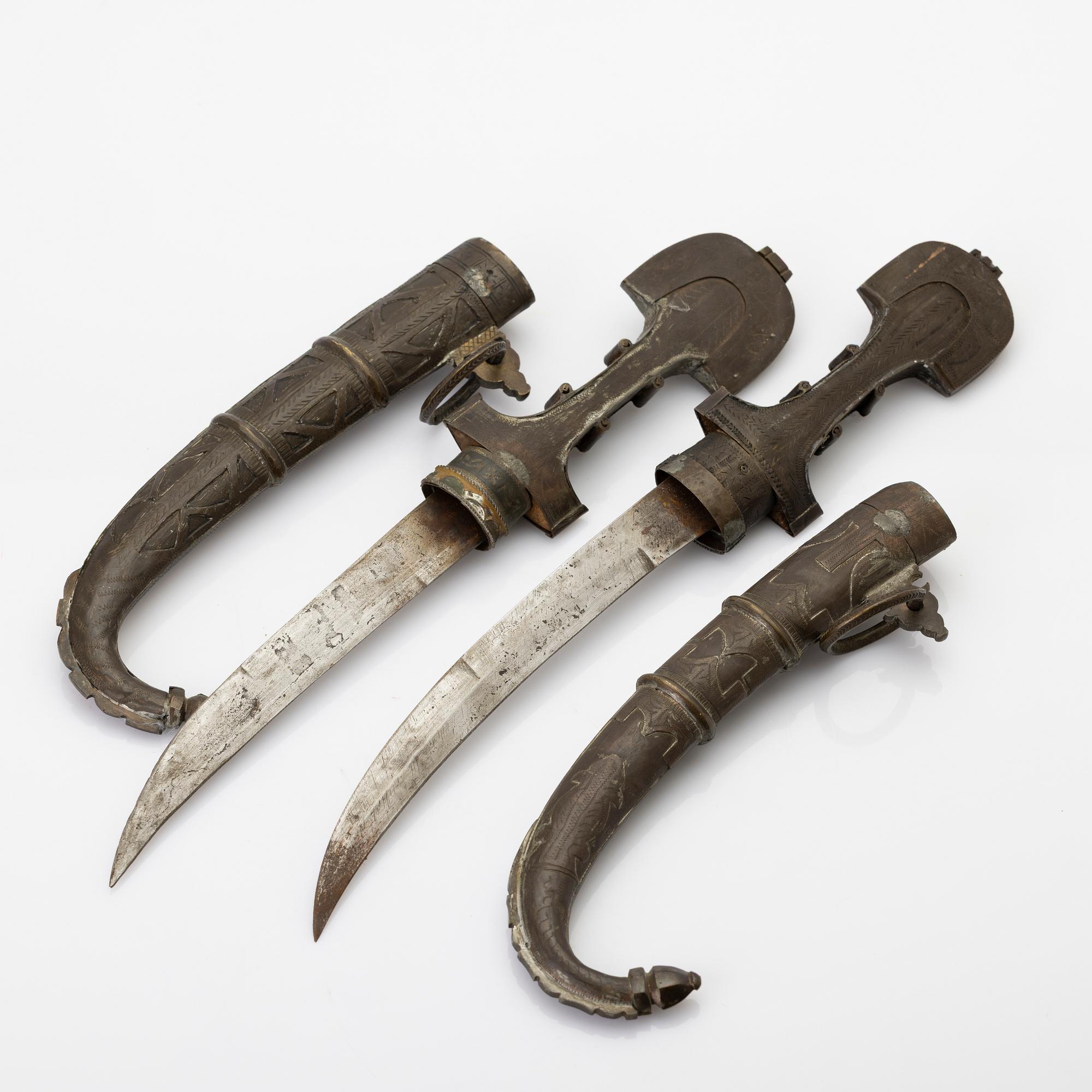 Two oriental daggers, 19th century.