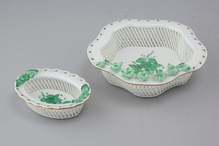 48 pieces of porcelain tableware from Herend, model "Indian Basket", 20th century.
