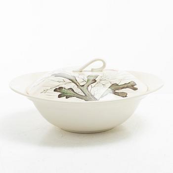 16 pieces of a Johnson Bros 'Fish' service, England.