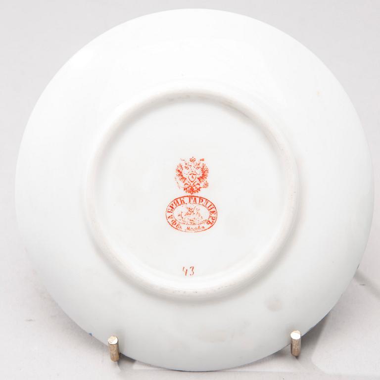 KAFFEKOPP med FAT, porslin, Gardner 1880-1890.