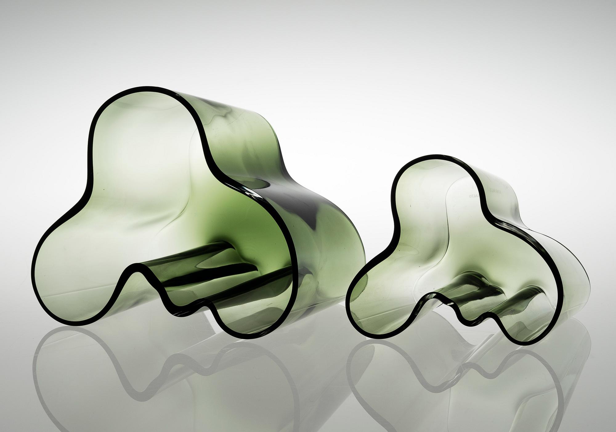 ALVAR AALTO, MALJAKOITA, 2 kpl, "Savoy", Iittala 1986 ja 1988. Signeerattu ja numeroitu.