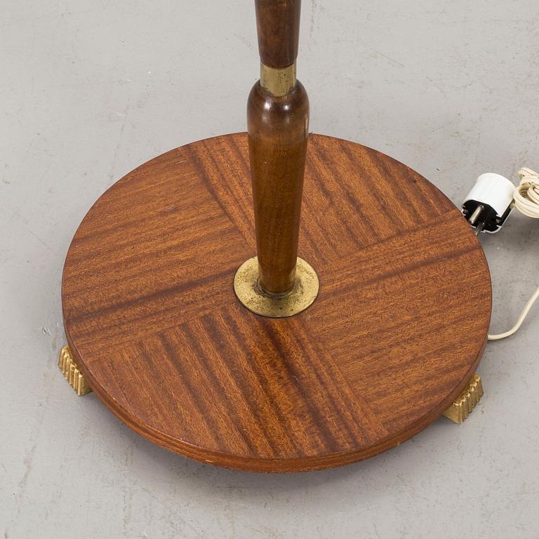A PAGOS 1940-50'S FLOOR LAMP.