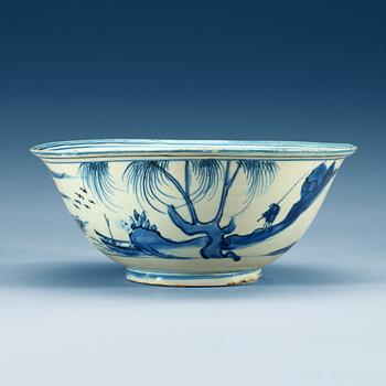 1789. A Transitional blue and white bowl, 17th Century, with Chenghua six character mark.