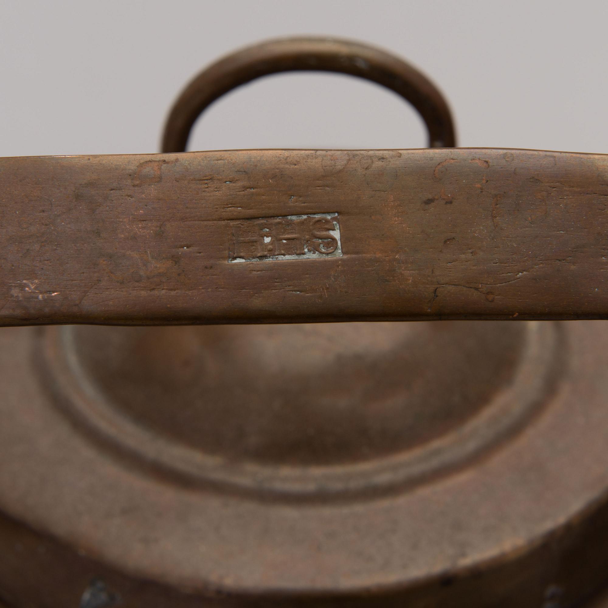 A set of two Finnish copper coffee pots from the middle of the 19th century.