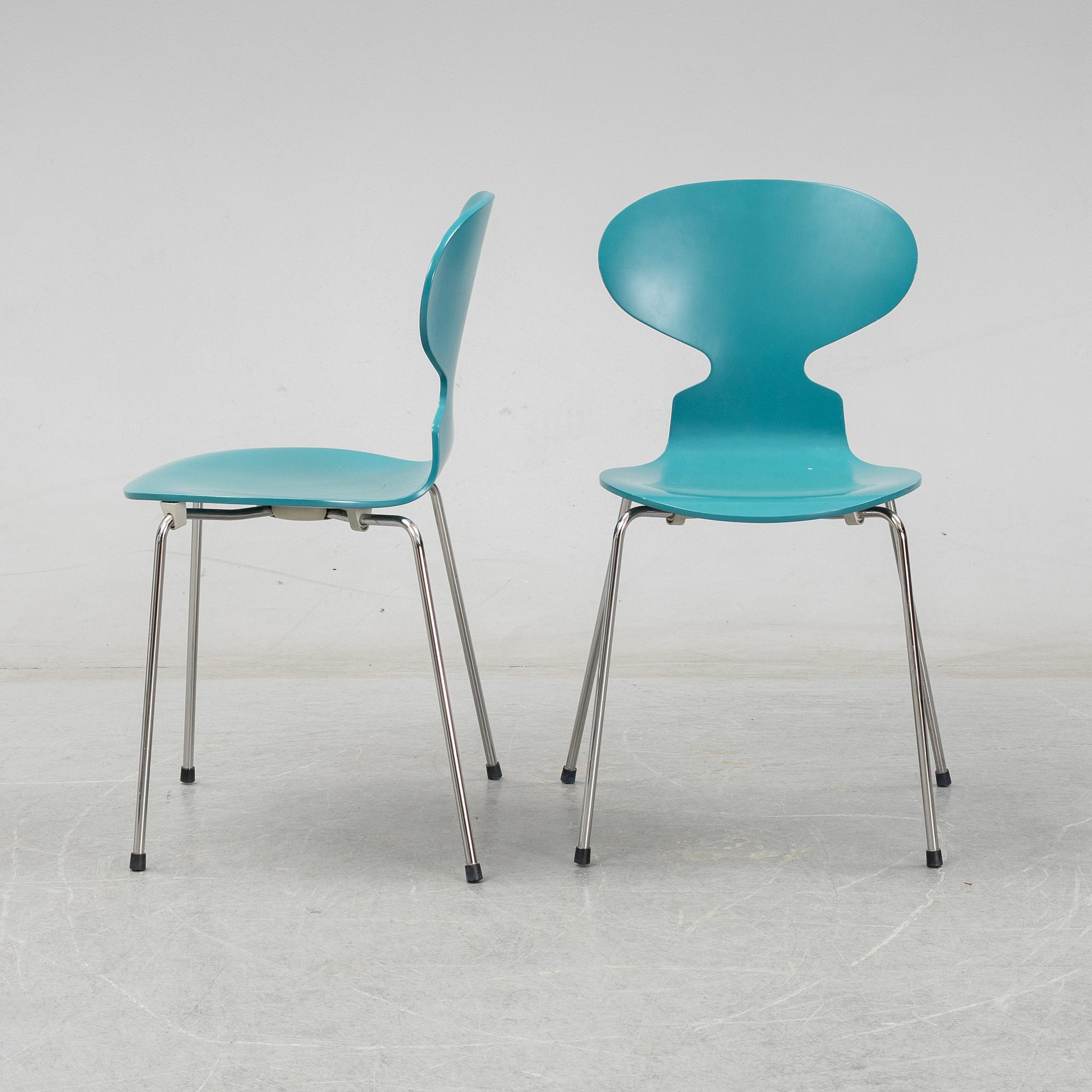 Arne Jacobsen, stolar, ett par, "Myran", Fritz Hansen, Danmark.