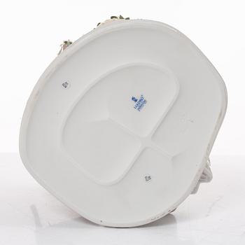 Miguel Angel Santaeulalia, figurin, "Flowers for everyone", Lladró, Spanien.