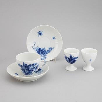 SERVIS,  Royal Copenhagen, Blå Blomst, ca 80 delar, Danmark.