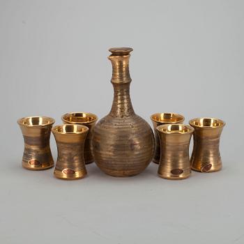 KARAFF samt BÄGARE, 6 st, rödlera, Savitorppa 1970/1980-tal.