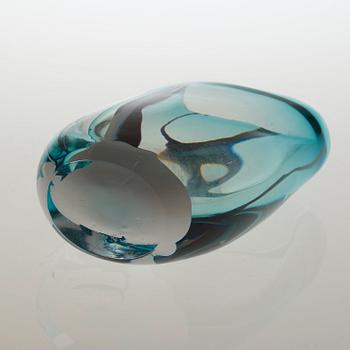 A Vicke Lindstrand 'Winter' glass vase, Kosta, Sweden 1950's.