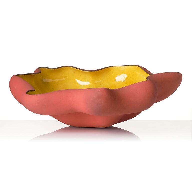 Annika Svensson, stor skål, "Böljande gul", egen ateljé, 2004.