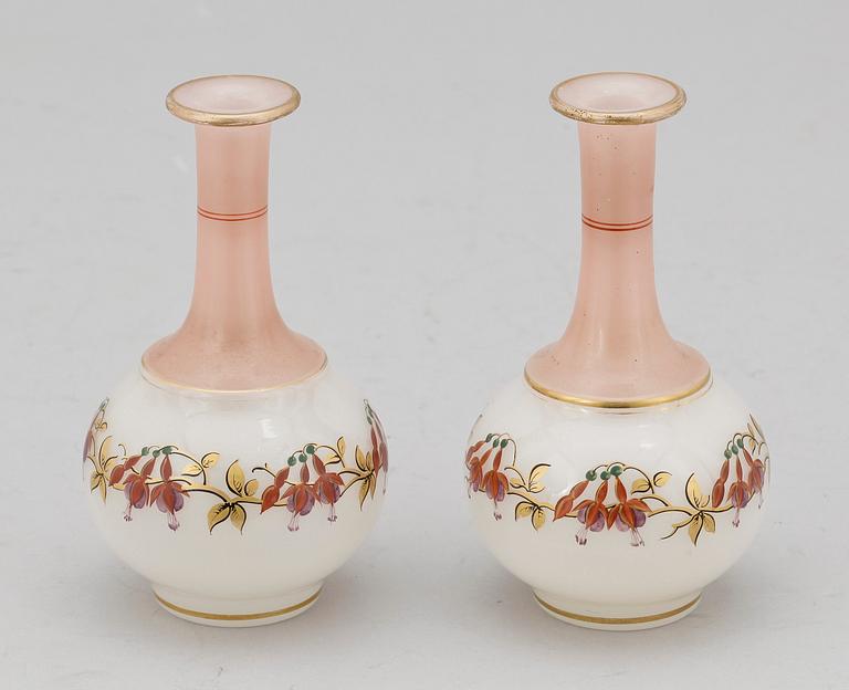 VASER ett par, glas, Baccarat, 1800/1900-tal.