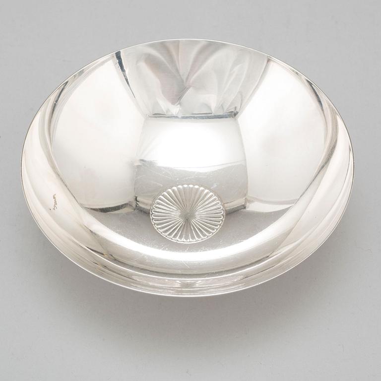 SIGVARD BERNADOTTE, a sterling silver bowl from Georg Jensen & Wendel A/S, Denmark.