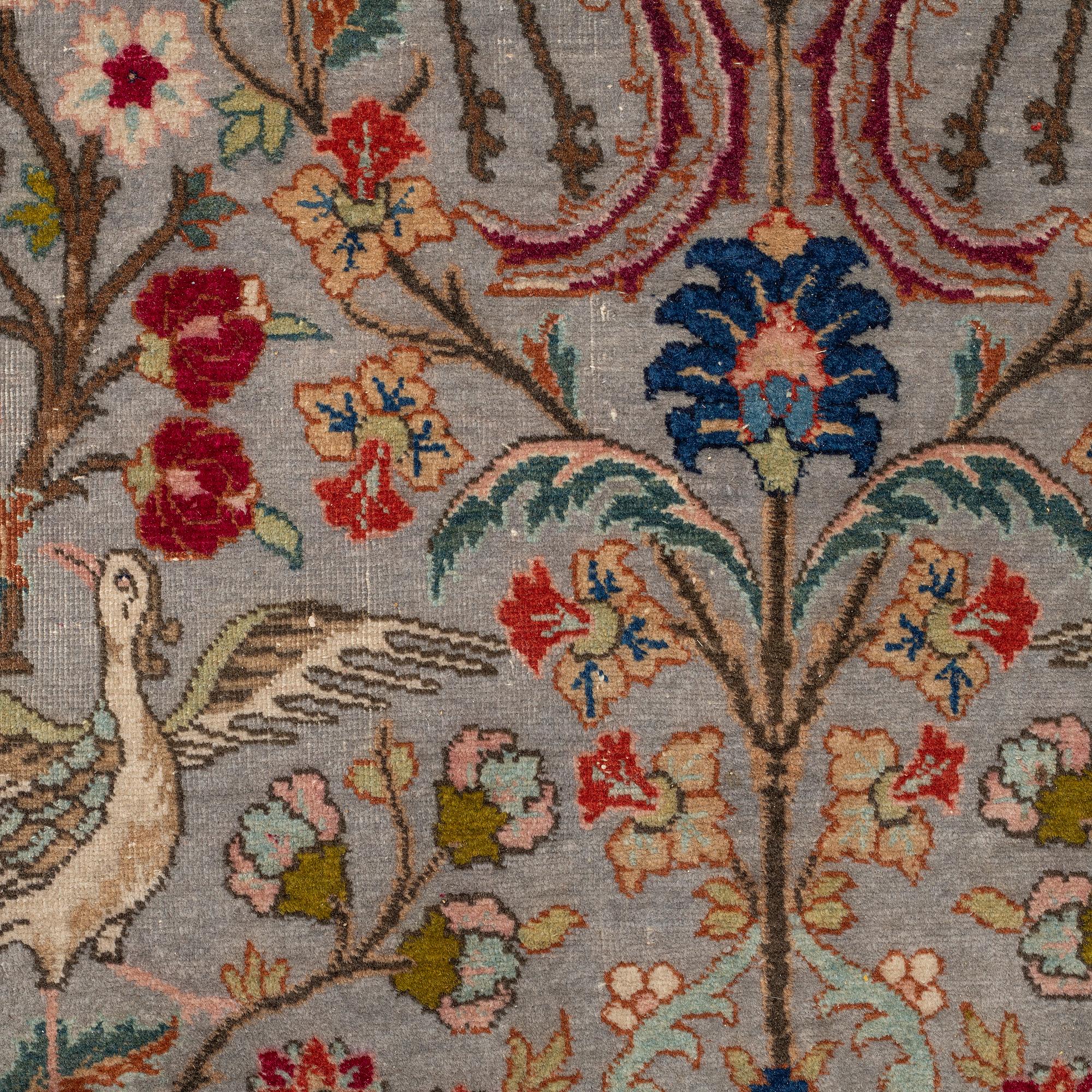 MATTO, a semi-antique Tabriz, ca 282,5-284,5 x 210-214,5 cm, inscriptions.