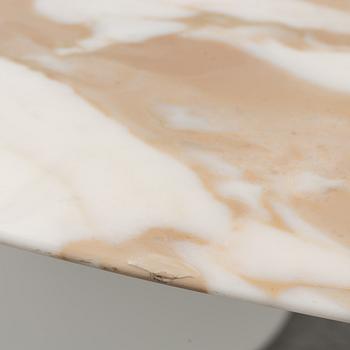 Eero Saarinen, Table 'Tulip'. Knoll International, 2017.