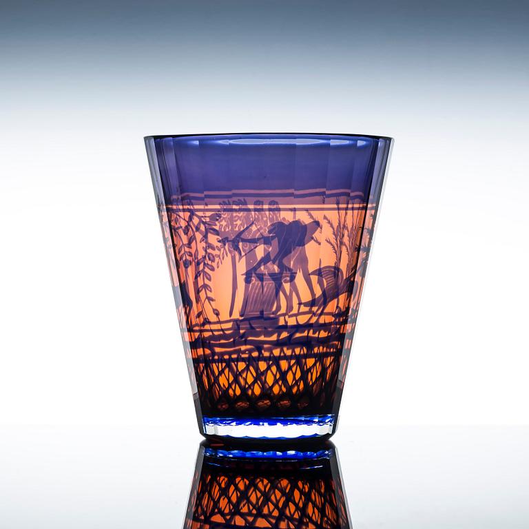 Gunnar Cyrén, a 'graal' glass vase 'Arkadien III', Orrefors 1988.