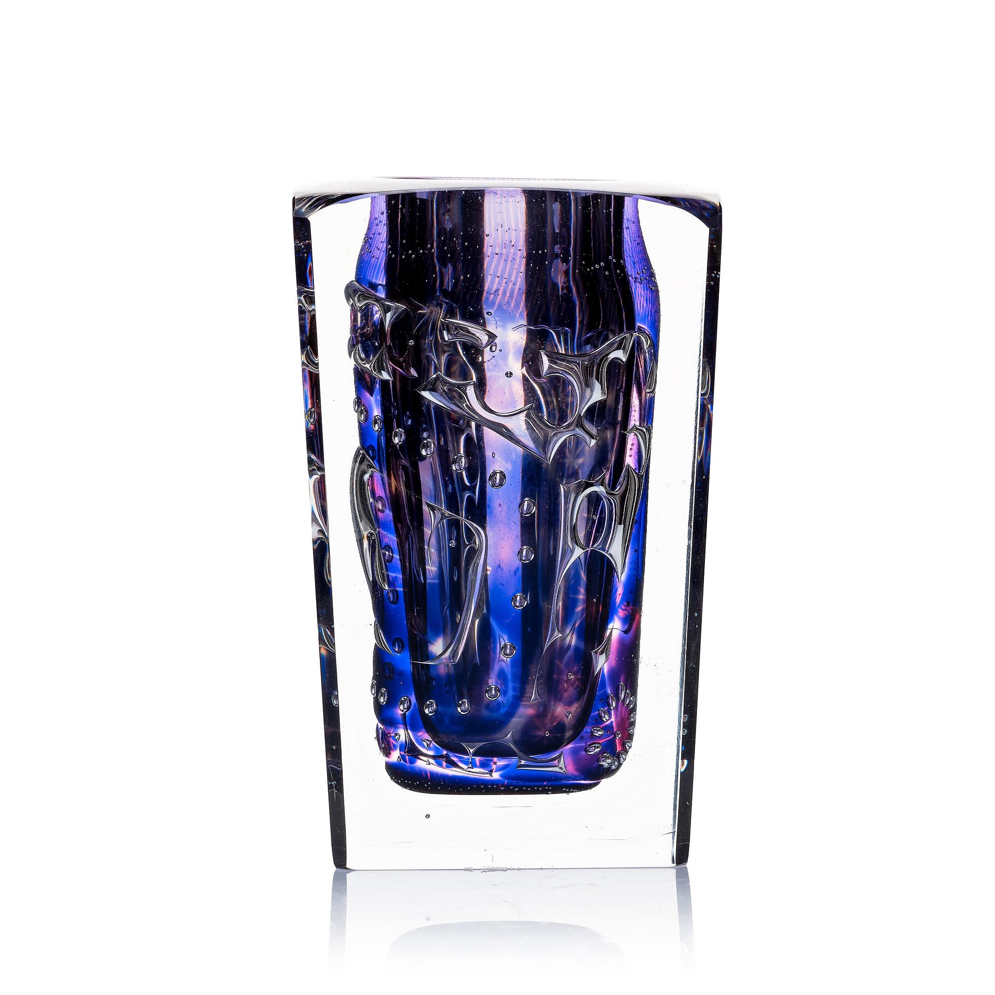Edvin Öhrström, an 'Ariel' glass vase, Orrefors 1952.