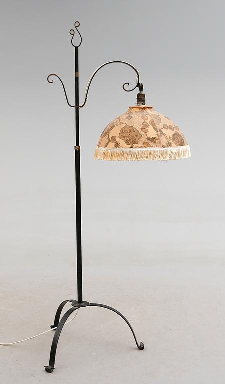 GOLVLAMPA, 1900-talets första hälft.