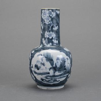 VAS, porslin, Kina, 1900-tal.