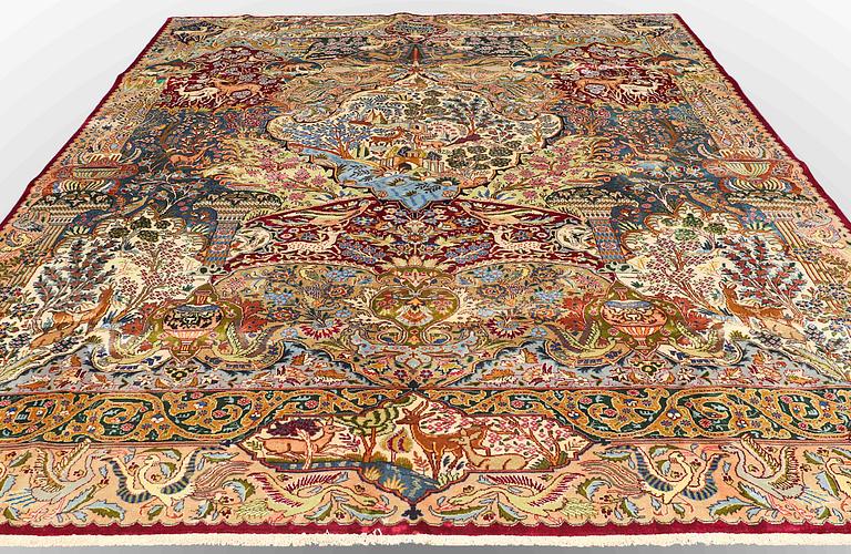 A CARPET, Figural Kashmar, ca 400 x 295 cm.