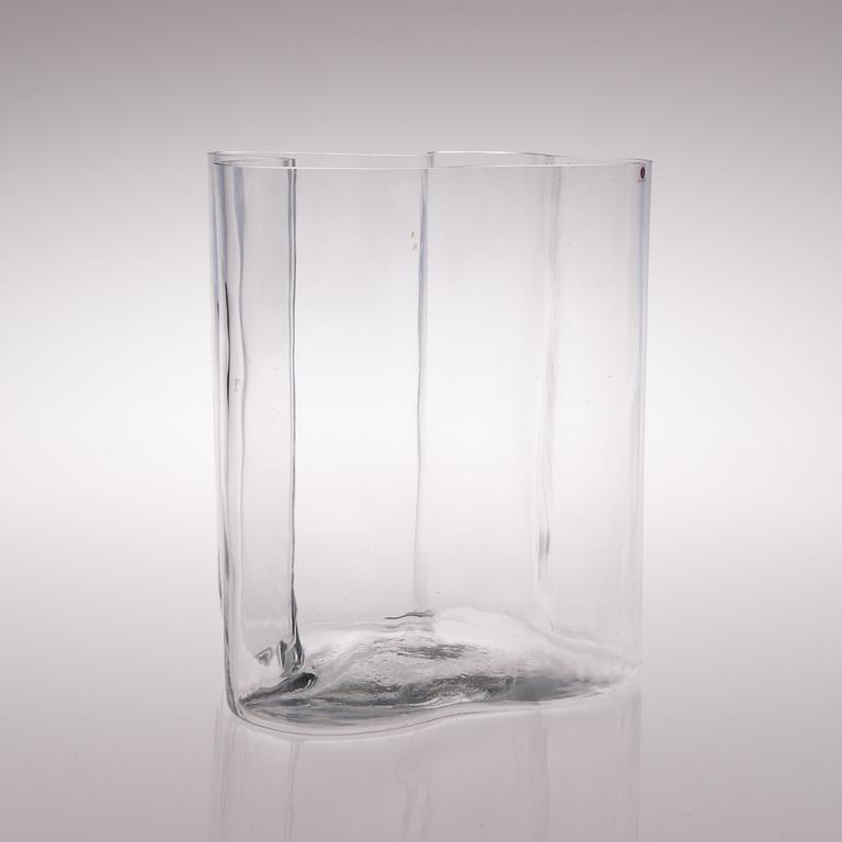 ALVAR AALTO, A VASE. Sign. Alvar Aalto. 1950/60s.