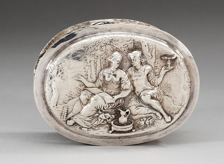 A GERMAN SILVER TOILETTE-CASE, Makers mark of Jürgen Richels, Hamburg 1664-1711.