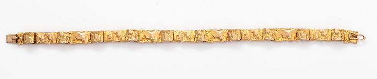 BJÖRN WECKSTRÖM, A 14K gold bracelet "Jotos". Lapponia 1971.