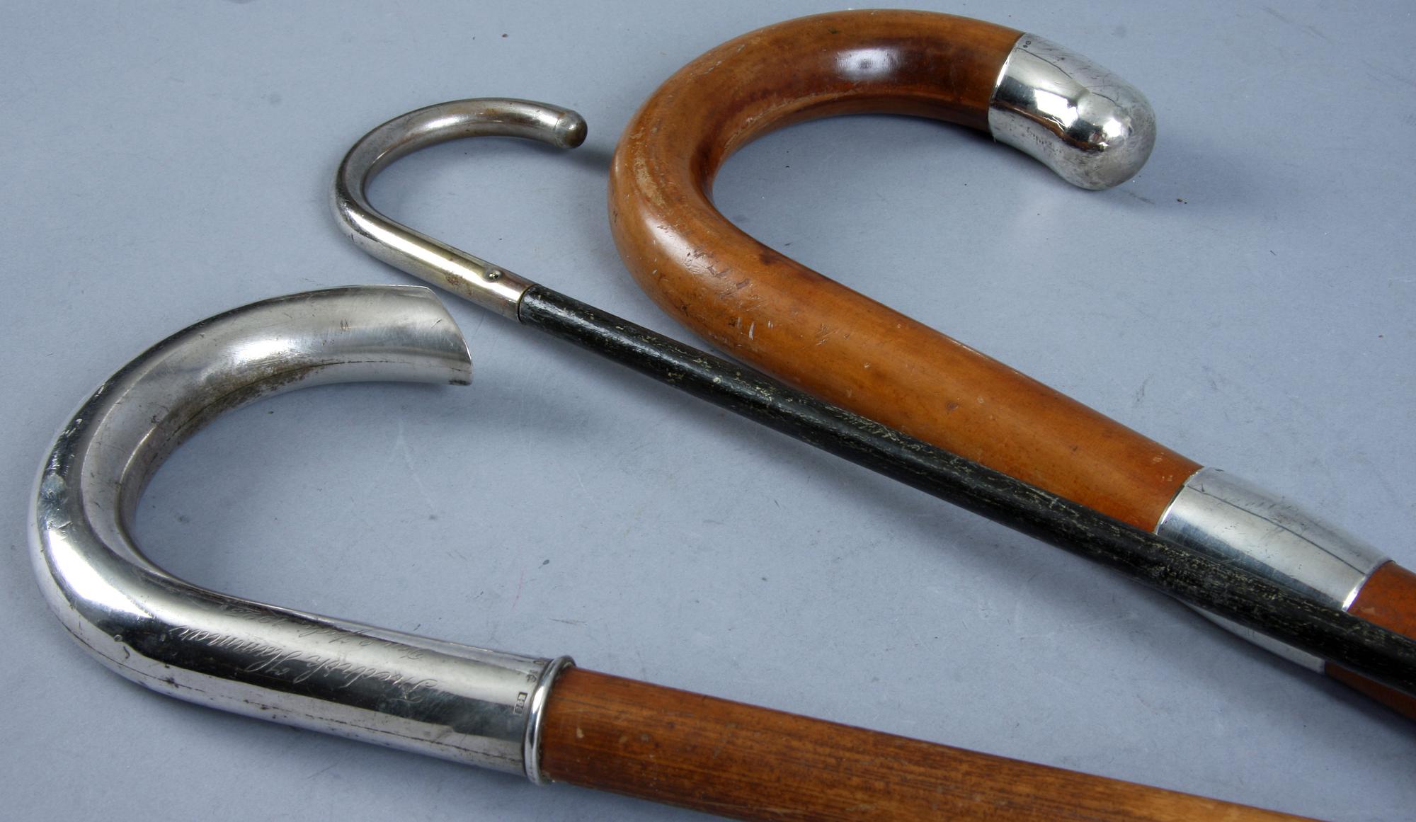 KÄPPAR, 3 st, med silverfattning samt nysilverfattning. 1900-tal.