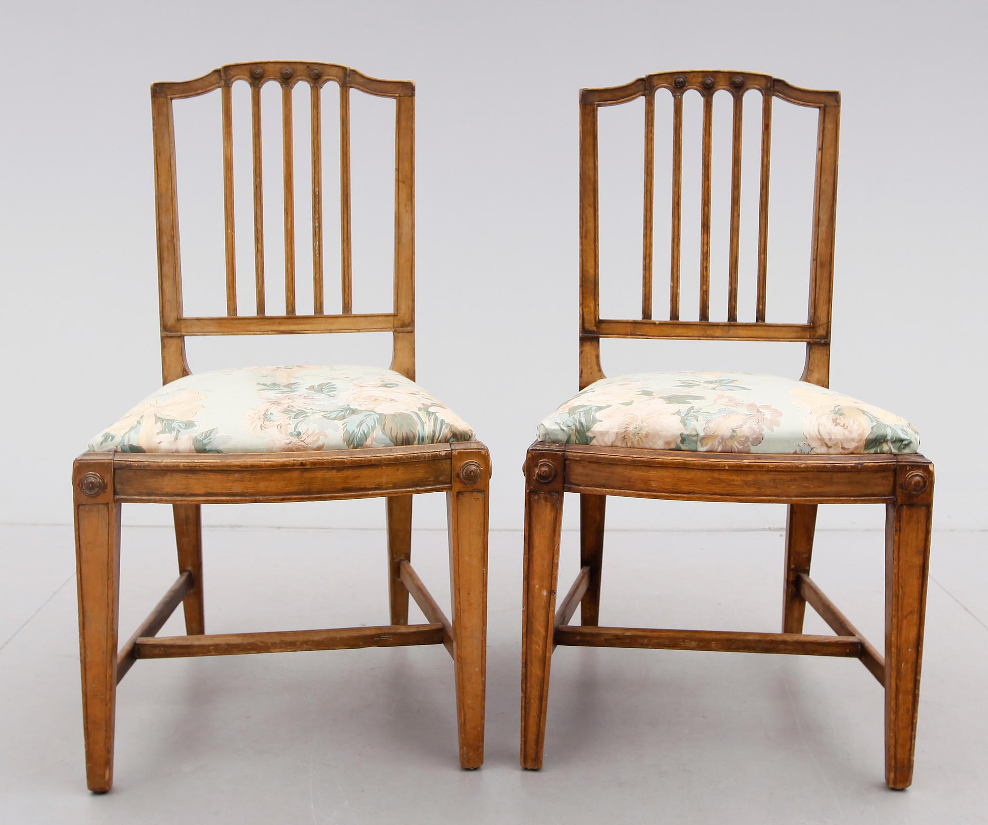 STOLAR, 1 par, en märkt IEH, Johan Erik Höglander, Stolmakare i Stockholm (1750-1813).