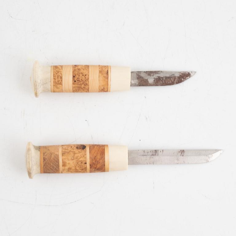 Hjalmar Midbjer, two knives, signed and dated, Pålkem, 1979.