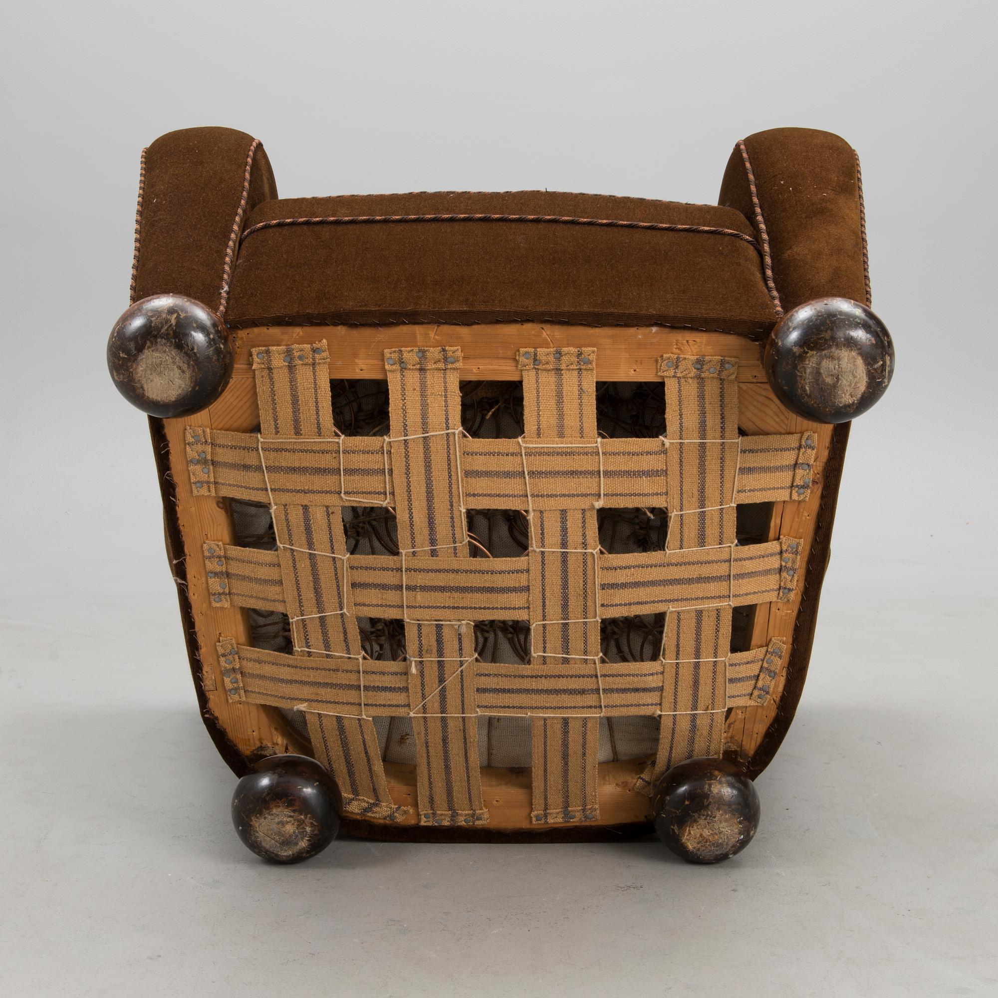 An 'Aulanko-model' armchair designed in 1939.